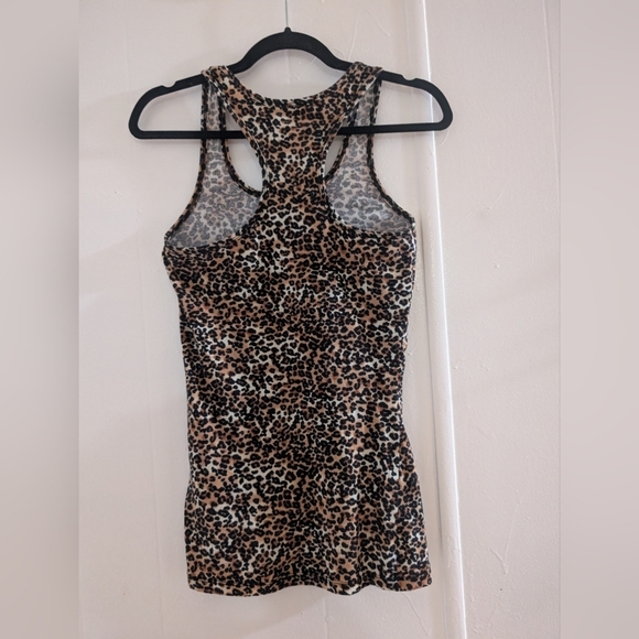 🎀$5 Heart Hips Animal Print Sleeveless Top - Picture 5 of 6